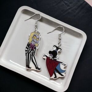 NWT Beetlejuice Earrings - Lydia and Beetlejuice, Sandworm Dangle Earrings